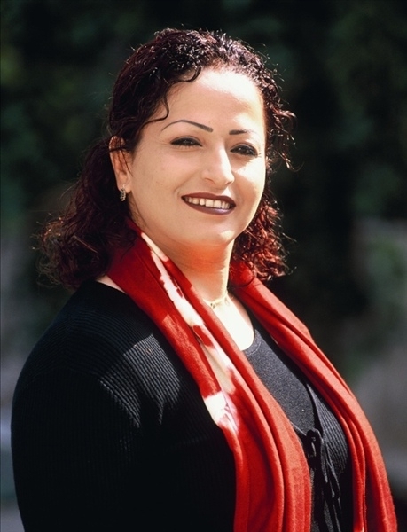 الفنانة المقدسية ريم اللو: طموحي يطوقني