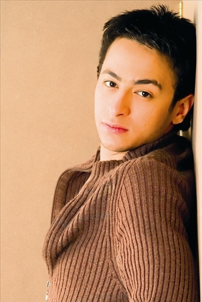 حمادة هلال: المطربون الإسرائيليون سرقوني!