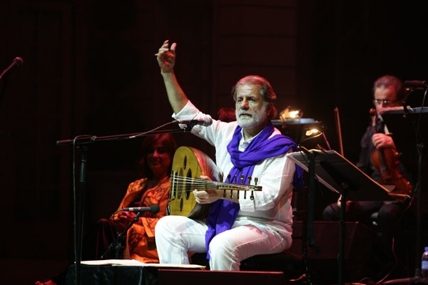 مارسيل خليفة يغني فلسطين من دبي