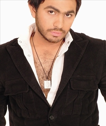 عمرو دياب وتامر حسني يشعلان سوق الألبومات