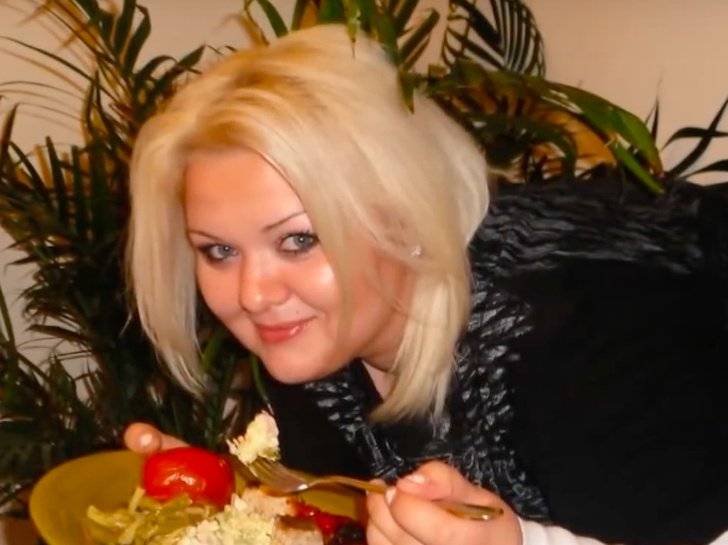 سخر زوجها من سمنتها ووصفها بسلة النفايات... هكذا خسرت 60 كيلوغراماً