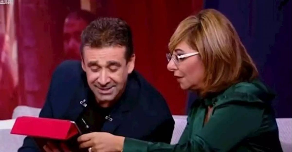 لميس الحديدي تتعرض لموقف محرج على الهواء وكريم عبد العزيز ينقذها