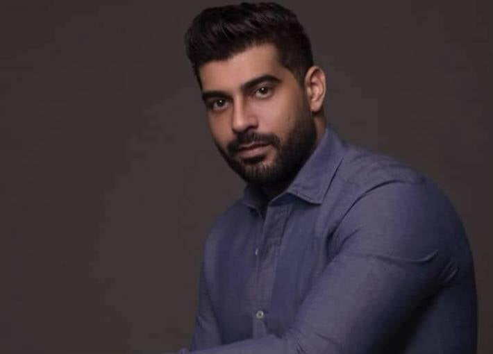 آدم في ورطة جديدة بسبب طليقته.. إليكم التفاصيل