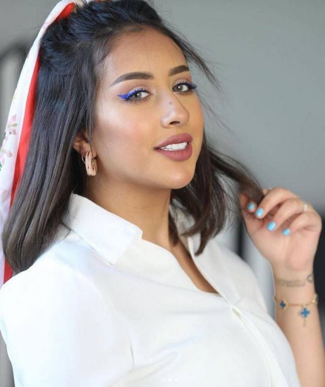 بالفيديو – فرح الهادي بفستان غريب جداً وهذه الممثلة الخليجية تعرضها للسخرية