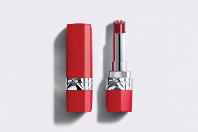 CHANEL Rouge Allure Velvet Extreme in 122 Chestnut