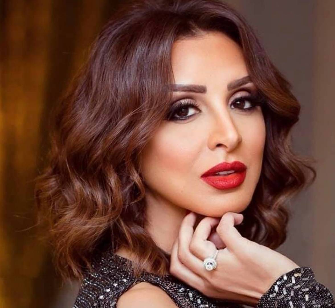 أنغام تحصد جائزة 