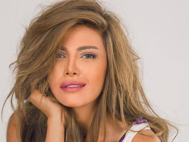 ريهام حجاج تكشف حقيقة حملها