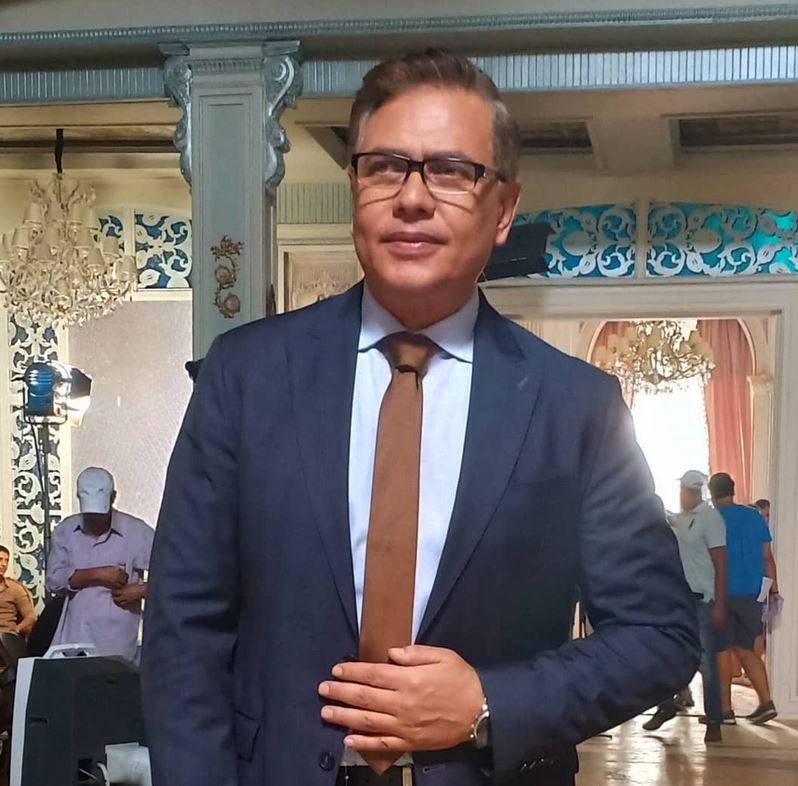 بالصورة – شاهدوا ابن محمد رياض الشاب... وسامته ستذهلكم