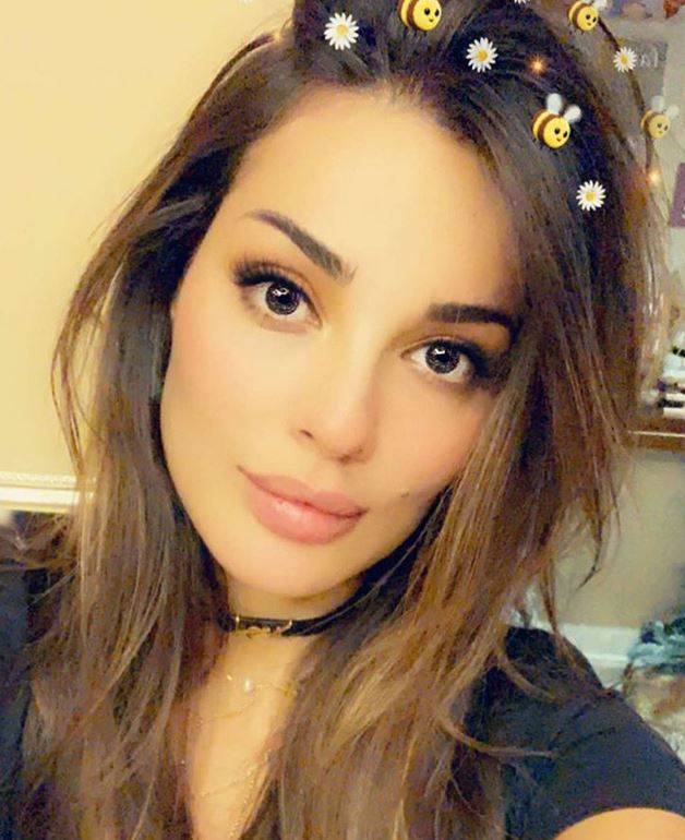 بالفيديو – نادين نسيب نجيم تتعرض للتنمر بسبب طريقة تقبيلها لابنها... وهذا ردها الحاسم