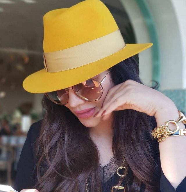 بالفيديو - هل كشفت لجين عمران أول معالم برنامجها الجديد؟