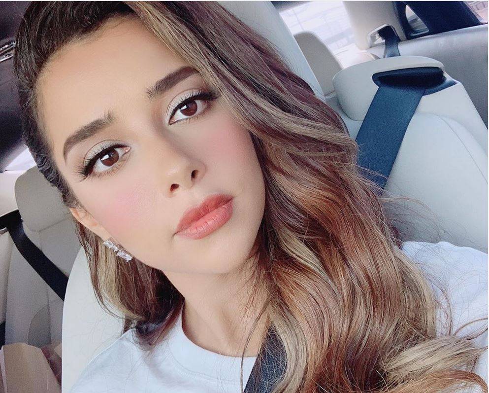 بالفيديو - بلقيس بلون شعر غريب... شاهدوا ماذا فعلت