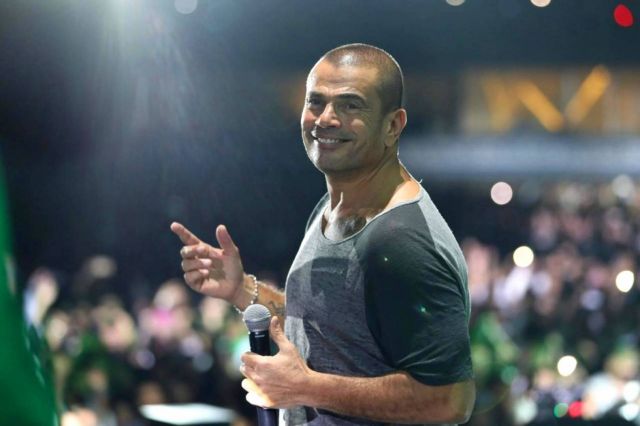 عمرو دياب يخطف الأنظار في شوارع نيويورك