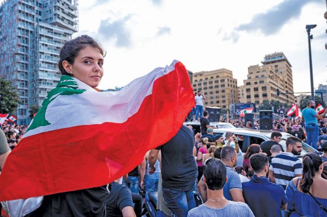 ثورة لبنان: المرأة عِمادها