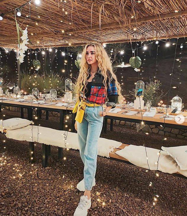 بالصور – هنا الزاهد تعود إلى الأسود وتشعل المواقع... ما القصة؟