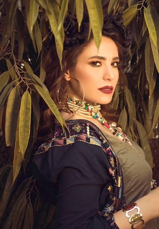 تعلّّمي تطبيق ماكياج
عبير نعمة