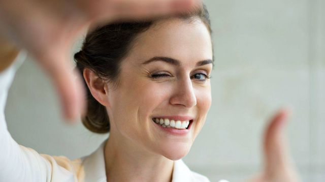 هذه هي وصفة الأفوكادو التي تخفي خطوط التعبير عن وجهك