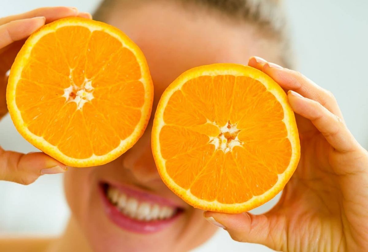 بقناع البرتقال السريع تعيدين إلى بشرتك صفاءها