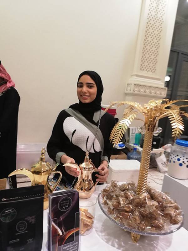  رائدة الأعمال نجد عبدالعزيز تتألق في صُنع قهوتها وتُنتج قهوة سعودية بنكهة سعودية