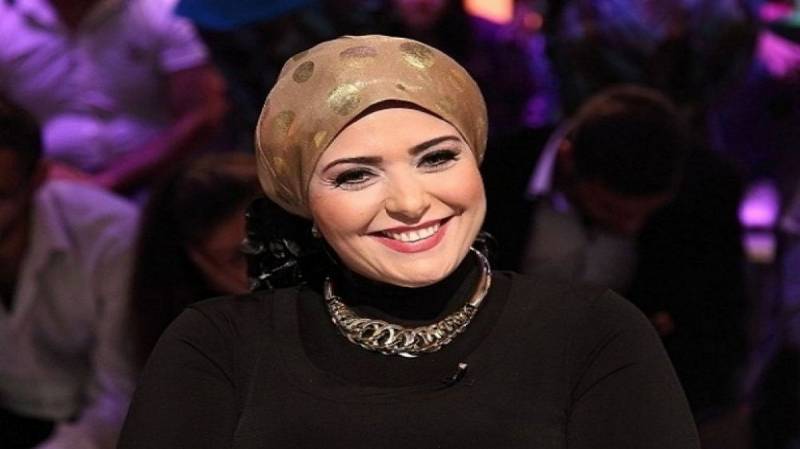 بالصور - بعد أزمتها الأخيرة.. الظهور الأول لصابرين من دون حجاب وبالشعر الأشقر
