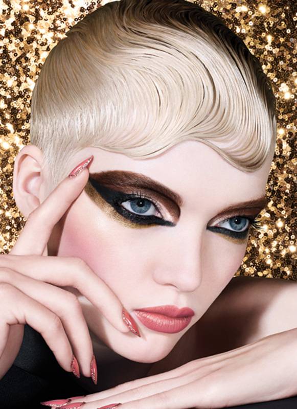 ‏Dior Happy 2020
مجموعة تحتفي بالعام الجديد