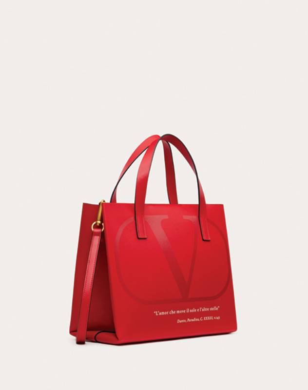 VALENTINO GARAVANI
VALENTINO LOVE LAB
Festive Capsule Collection