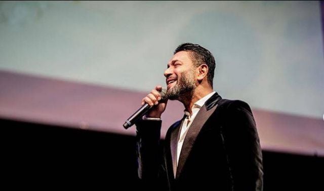 بالفيديو - شاهدوا كيف يلاعب زياد برجي ابنه بملابس النوم... عفويته مدهشة