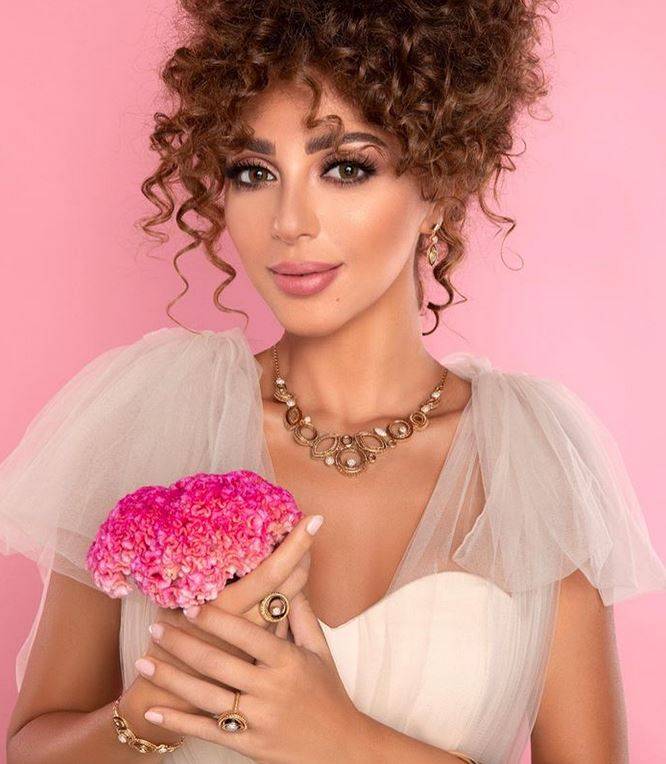بالفيديو – ميريام فارس تتوقف عن الغناء في السعودية وتطلب الإسعاف... ما القصة؟