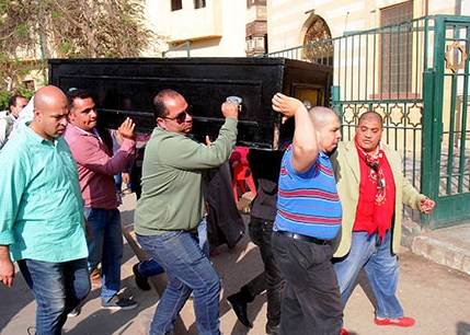 بالصور - تشييع جثمان محمد خيري في غياب تام لنجوم الفن
