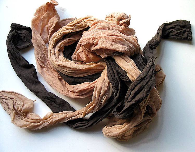 طريقة لمنع تمزق الجوارب الشفافة... غريبة وناجحة