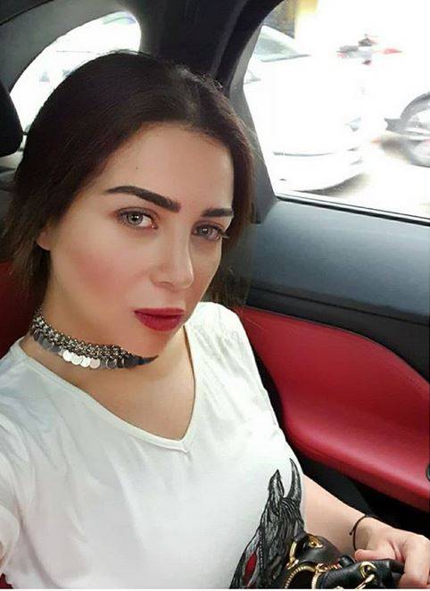 بالصور – نحافة مي عز الدين تشعل المواقع... هكذا بدت بالسروال الضيق