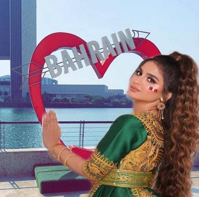 بالصور – بعد غياب عن الأضواء... حلا الترك تبهر الجميع بجمالها بإطلالة من مدرستها