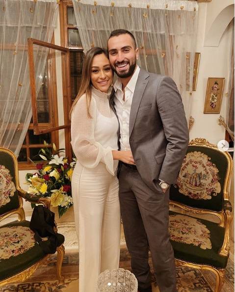 بالصور - محمد الشرنوبي يحتفل بخطوبته لمديرة أعمال أنغام