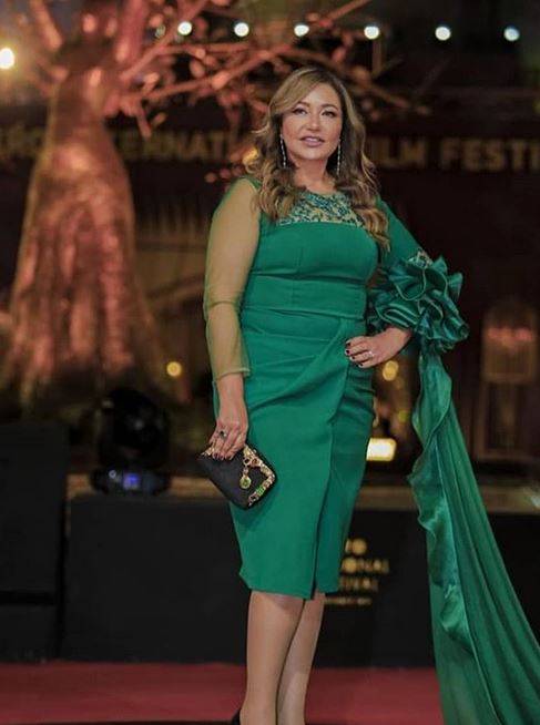 بالفيديو - ليلى علوي تستعد للعام الجديد بلوك مختلف... من قبل يدها وقال إنها في الـ20؟