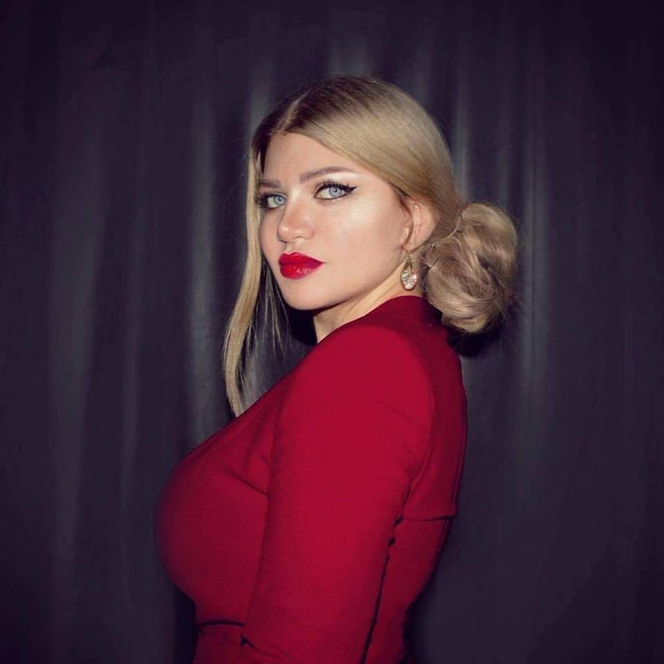 على طريقة محمد رمضان.. ياسمين الخطيب تستعرض سيارتها الفارهة