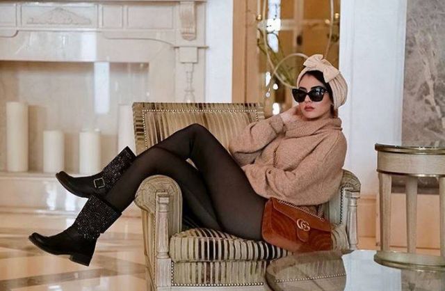 بالفيديو – مريم حسين تحدث ضجة بظهورها مع هذا الإعلامي بالملابس نفسها... ما القصة؟