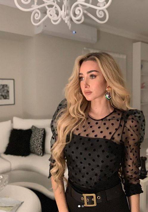 بالفيديو - من الفنانة القديرة التي شبهت هنا الزاهد بها؟ وما ردة فعل الأخيرة؟