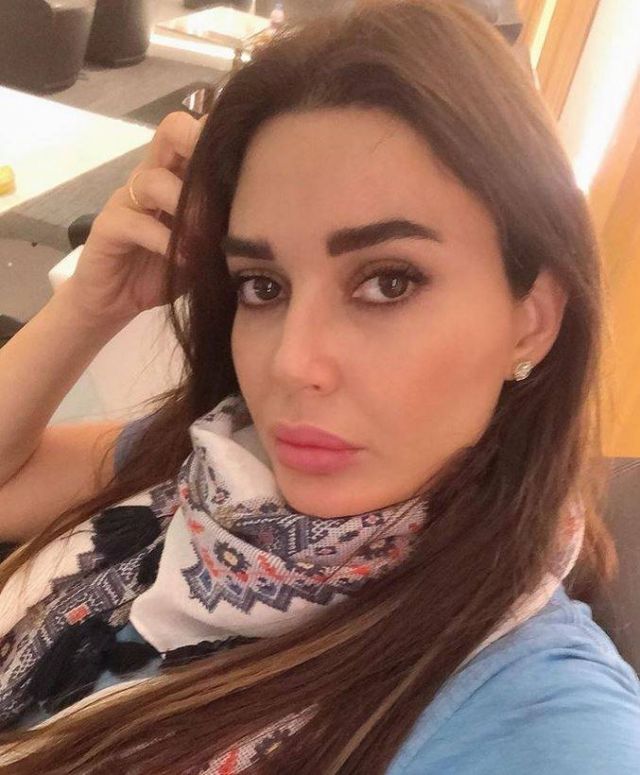 بالصور- سيرين عبد النور تتحول إلى نسخة من شقيقتها... ماذا فعلت؟