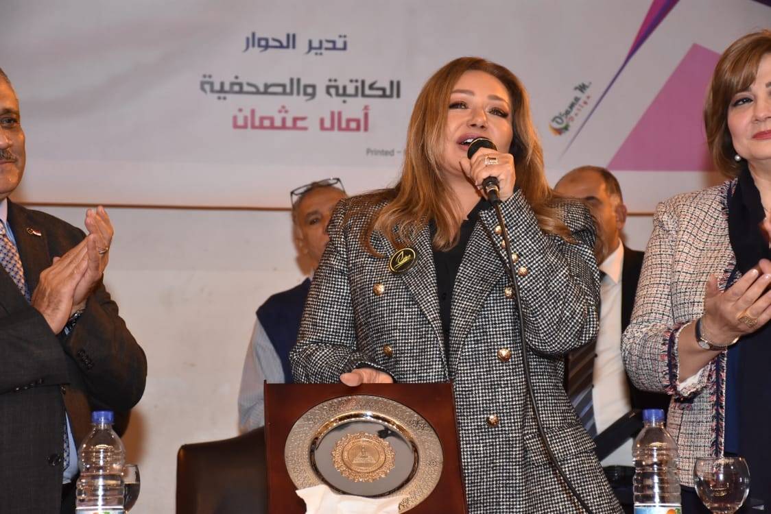 ما سر بكاء ليلى علوي بعد تكريمها؟