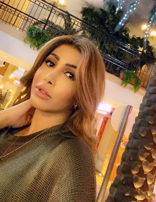 بالفيديو – أروى تفاجئ الجميع بإطلالة من دون مكياج... كيف بدت وما قصة الصديق المستغل؟