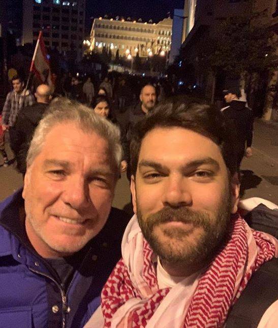 بالصور – هذا ما حدث لابن علي جابر في تظاهرات بيروت... شاهدوا إصابته