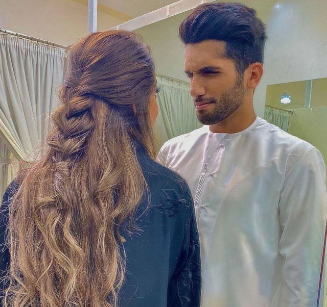 بالفيديو - المواقع تضج بفخامة حفل زفاف مشاعل الشحي الثاني... شاهدوا فستانها الملكي