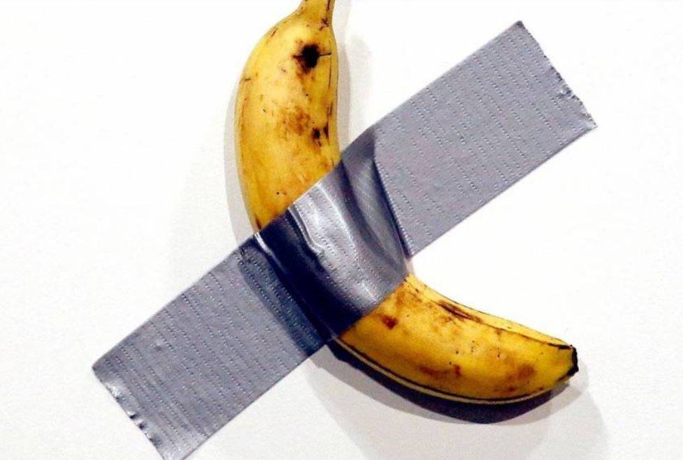 بالفيديو - ما قصة ثمرة الموز التي بيعت بـ120 ألف دولار ومن أكلها؟