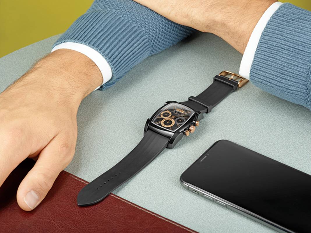 ‏PARMIGIANI 
FLEURIER KALPAGRAPHE 
ساعات تتألق باللونين الأبيض والأسود