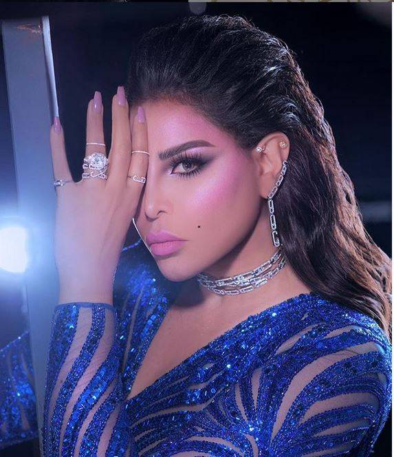 بالفيديو – شاهدوا كيف أظهرت أحلام نحافة خصرها وأذهلت الجميع