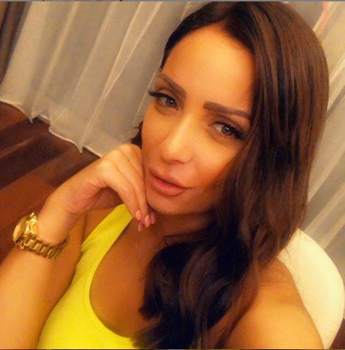 ريم البارودي تثير الجدل بمنشور جريء وترد على من اتهمها بأنها تقصد أحمد سعد