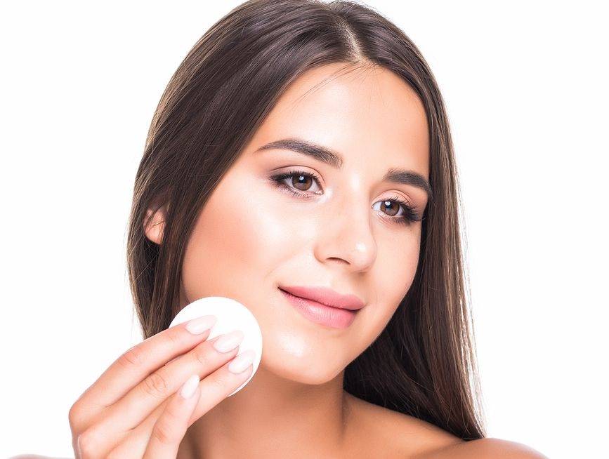 هكذا تستخدمين الليمون والطماطم لتبييض بشرتك