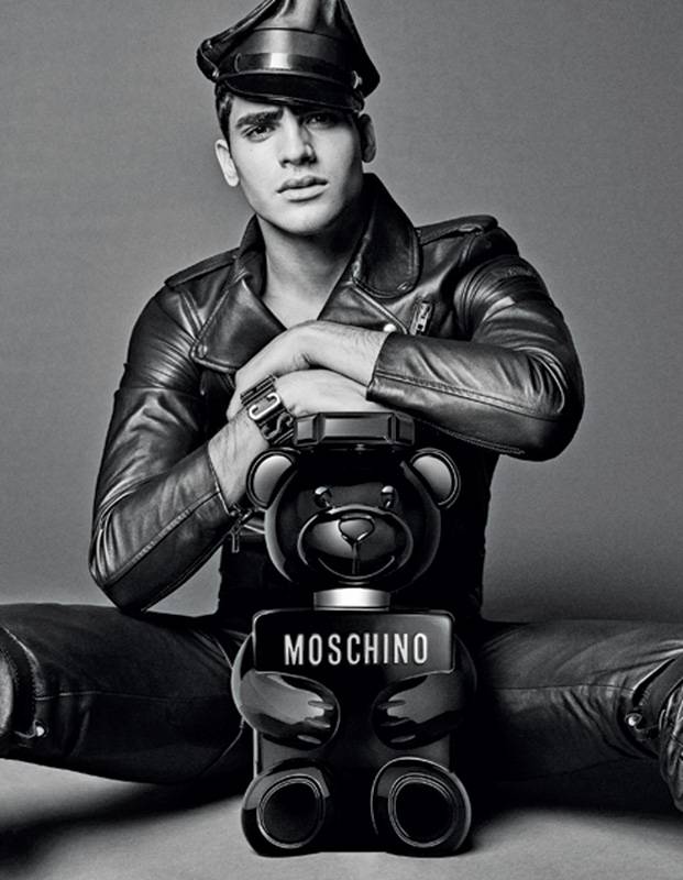 توي بوي  TOY BOY
عطر الرجال الأيقوني الجديد 
من موسكينو MOSCHINO