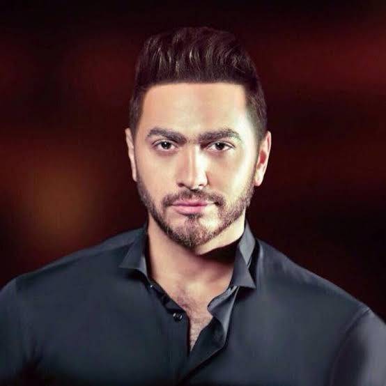 تامر حسني يحدث ضجة بين محبيه بسبب صورة.. لمن قال: 