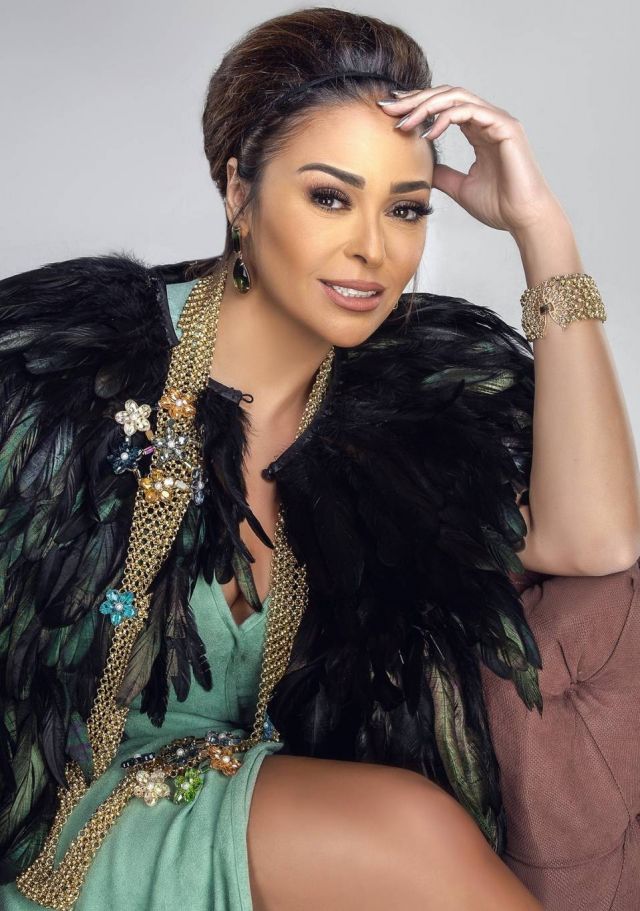 بالفيديو - داليا البحيري تحرج المذيع وترد 