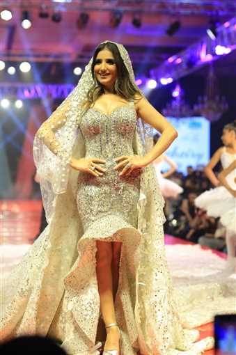 ما قصة الفستان الذي ارتدته مي عمر بـ15 مليون دولار؟